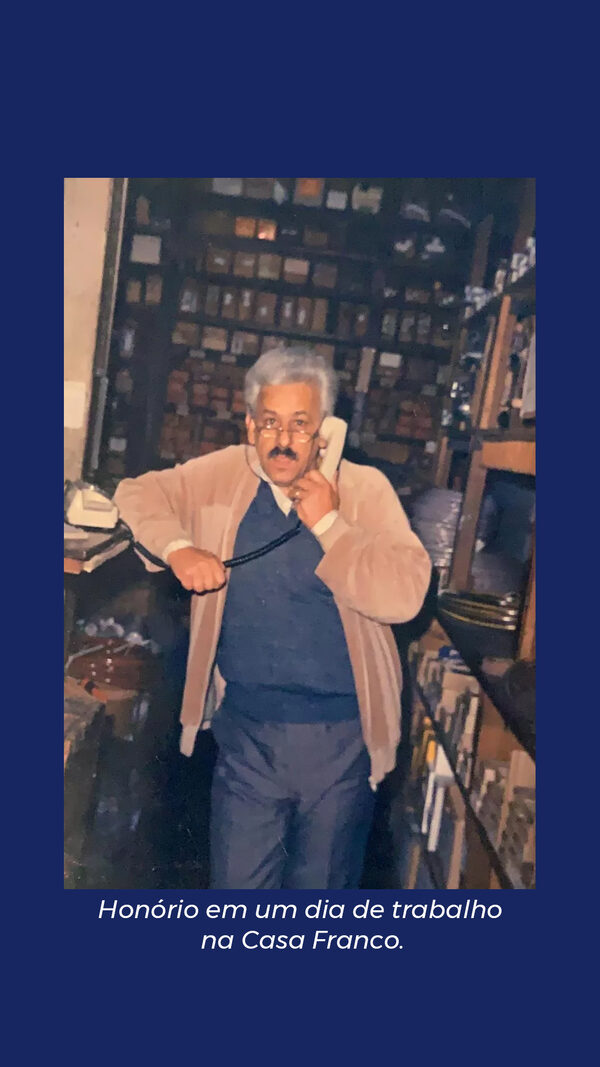 Honório Franco em um dia de trabalho na Casa Franco